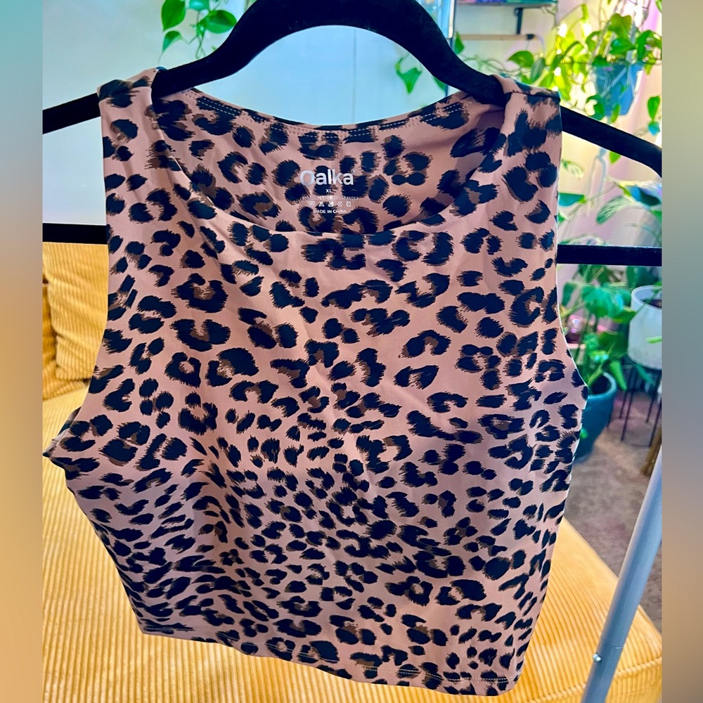 Crop Leopard tank top with built in sports bra Worn once
